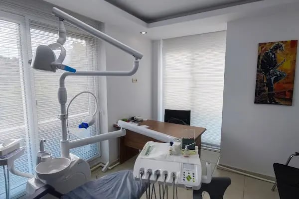Temel Dental Polyclinic - Resim 15
