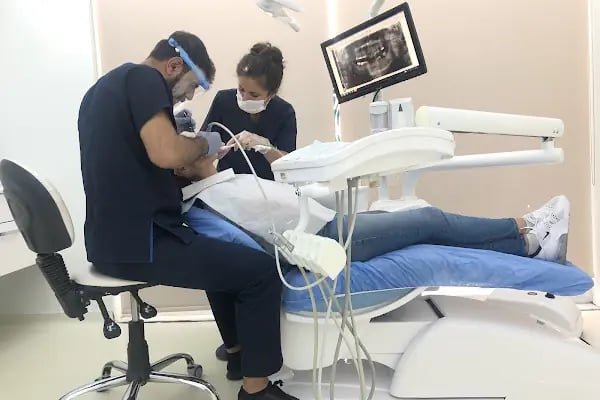 REHA DENT AĞIZ VE DİŞ SAĞLIĞI MERKEZİ - Resim 2