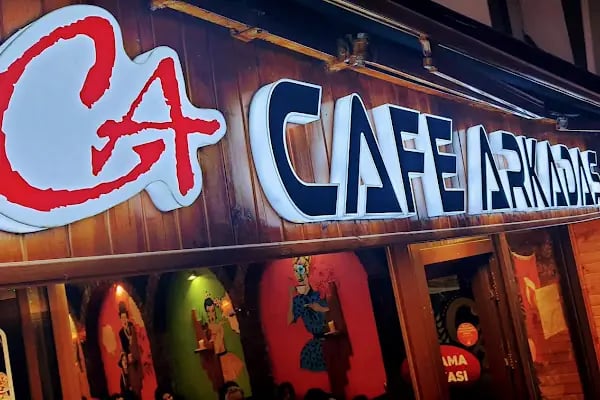 Arkadaş Cafe bazlama dunyasi - Resim 11