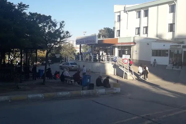 DR.NAFİZ KÖREZ 12. CADDE SEMT POLİKLİNİĞİ - Resim 1