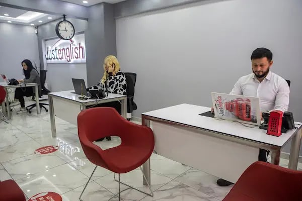 Just English Dil Okulları Bursa-Heykel - Resim 4