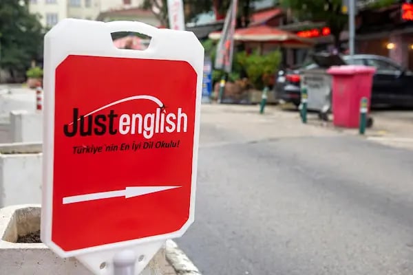 Just English Dil Okulları Bursa-Heykel - Resim 20