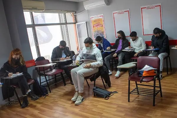 Just English Dil Okulları Bursa-Heykel - Resim 16