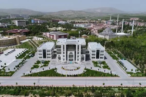 Selçuk Üniversitesi - Resim 1