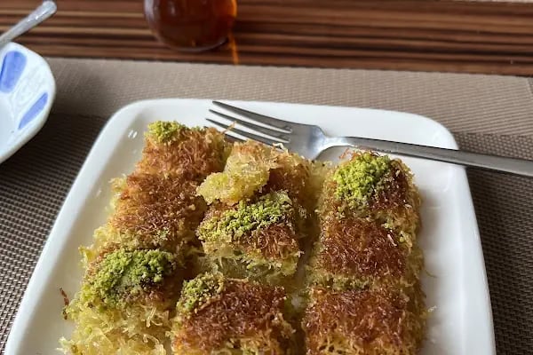 Harun Usta Kadayif Dolmasi - Resim 17