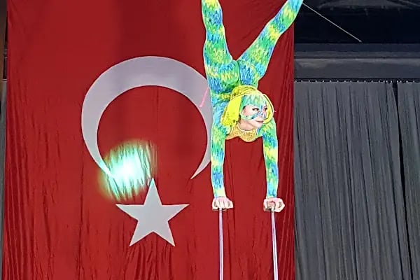 Bağcılar Adalet Turan Spor Salonu - Resim 10