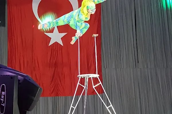 Bağcılar Adalet Turan Spor Salonu - Resim 1