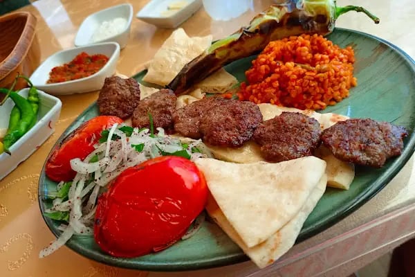 Yükseller Kebap Ve Pide evi - Resim 11