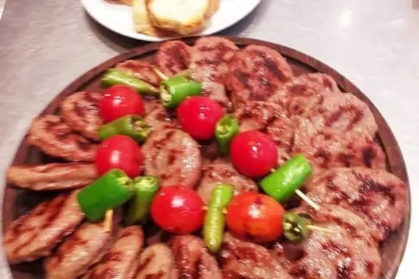 Yakşi Izgara İnegöl Köftecisi - Resim 7