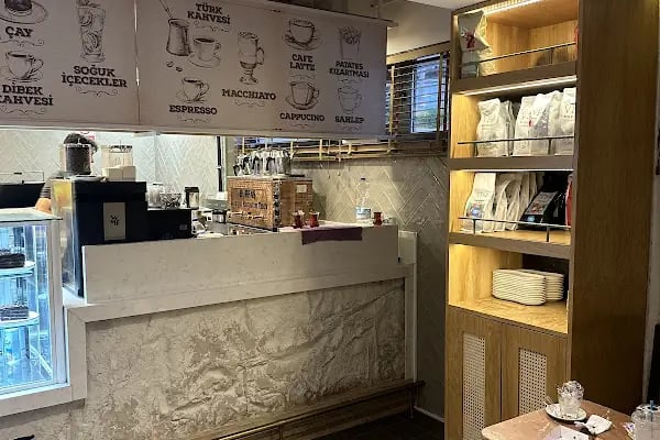 B Kafe Ertuğrul Meydan - Resim 17