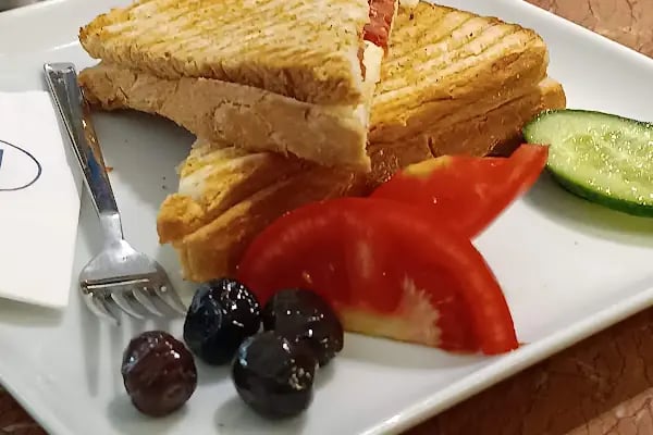 B Kafe Ertuğrul Meydan - Resim 18