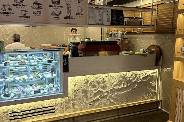 B Kafe Ertuğrul Meydan - Resim 16