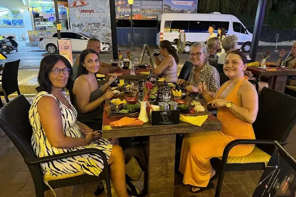 Happy Days Restaurant - Resim 7