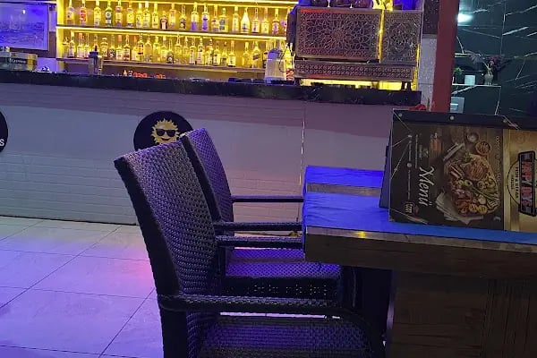 Happy Days Restaurant - Resim 12