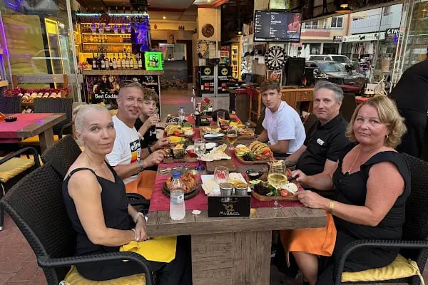 Happy Days Restaurant - Resim 17