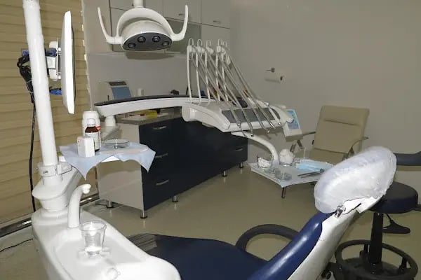 Özel Eski İzmir Ağız Ve Dış Sağlığı Polikliniği - Resim 16