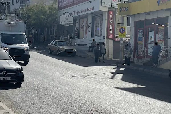 Özel Eski İzmir Ağız Ve Dış Sağlığı Polikliniği - Resim 13