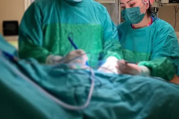 Doç. Dr. Burak Sercan Erçin, Plastik Rekonstrüktif Ve Estetik Cerrahi - Resim 8