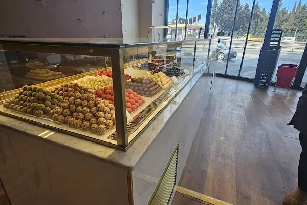 Beyoğlu Çikolata Fabrika Satış Mağazası - Resim 3