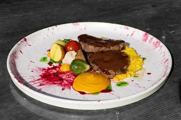 J.No24 Art Pub - Resim 5