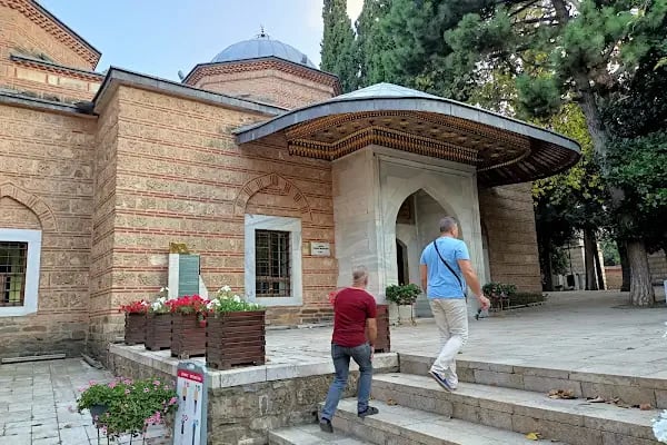 2. Murad Külliyesi Sultan Türbeleri - Resim 1
