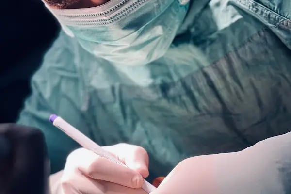 Dr. Emre Güvercin Estetik ve Plastik Cerrahi Kliniği - Resim 19