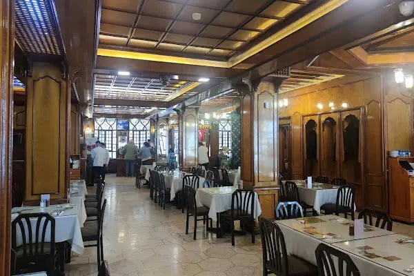 Tiara's Restaurant - Resim 6