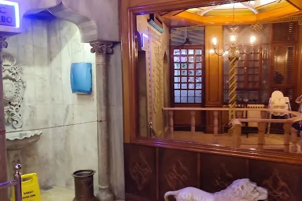 Tiara's Restaurant - Resim 16