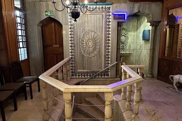 Tiara's Restaurant - Resim 17