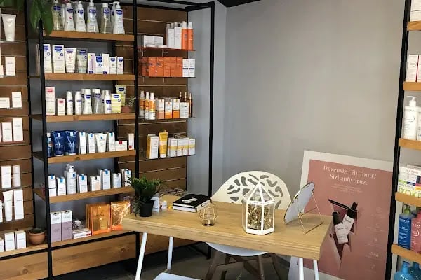 ECZANE LOTUS / BALÇOVA / PHARMACY LOTUS - Resim 6