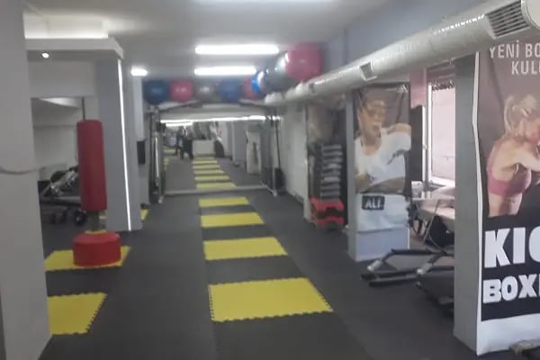 Yeni Bornova Spor Kulübü KİCK BOKS -TAEKWANDO- PİLATES GRUP VE ÖZEL DERSLER - Resim 4