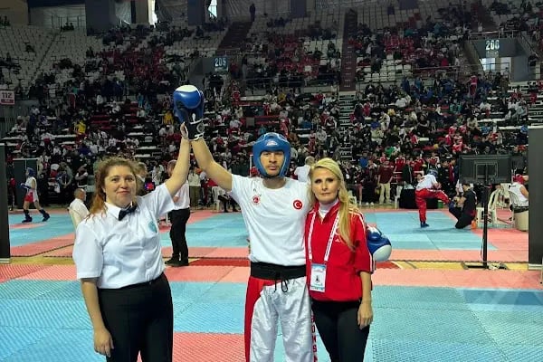 Yeni Bornova Spor Kulübü KİCK BOKS -TAEKWANDO- PİLATES GRUP VE ÖZEL DERSLER - Resim 7
