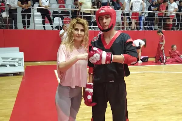 Yeni Bornova Spor Kulübü KİCK BOKS -TAEKWANDO- PİLATES GRUP VE ÖZEL DERSLER - Resim 17