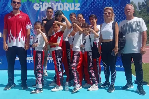 Yeni Bornova Spor Kulübü KİCK BOKS -TAEKWANDO- PİLATES GRUP VE ÖZEL DERSLER - Resim 19