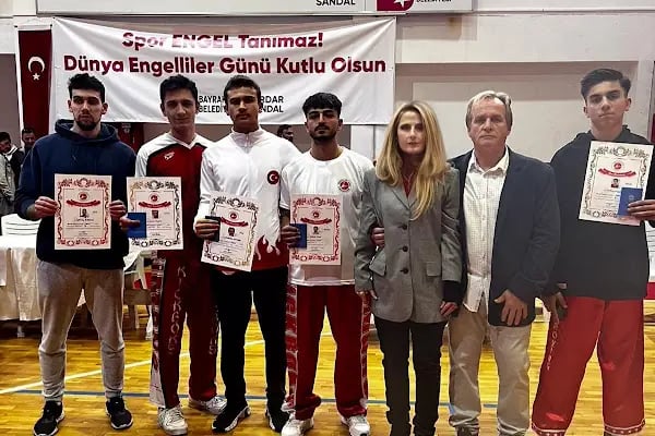 Yeni Bornova Spor Kulübü KİCK BOKS -TAEKWANDO- PİLATES GRUP VE ÖZEL DERSLER - Resim 14