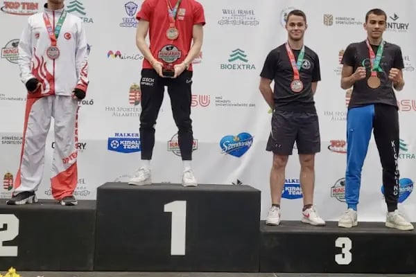 Yeni Bornova Spor Kulübü KİCK BOKS -TAEKWANDO- PİLATES GRUP VE ÖZEL DERSLER - Resim 5
