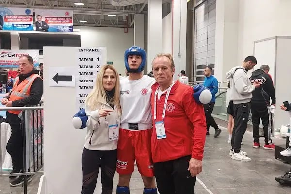 Yeni Bornova Spor Kulübü KİCK BOKS -TAEKWANDO- PİLATES GRUP VE ÖZEL DERSLER - Resim 8