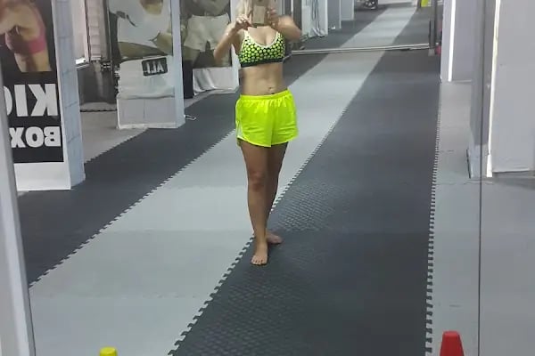 Yeni Bornova Spor Kulübü KİCK BOKS -TAEKWANDO- PİLATES GRUP VE ÖZEL DERSLER - Resim 18