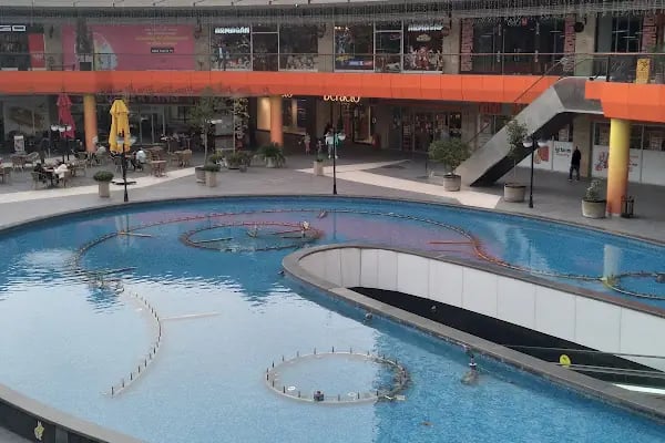 Aliya İzzet Begoviç Parkı - Resim 17