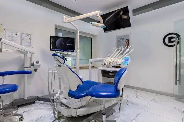 VDS Diş Kliniği Bağlar: Diş Çekimi, İmplant, Estetik Dolgu, Panoramik Röntgen, Lamine ve Zirkonyum Kaplama - Resim 14