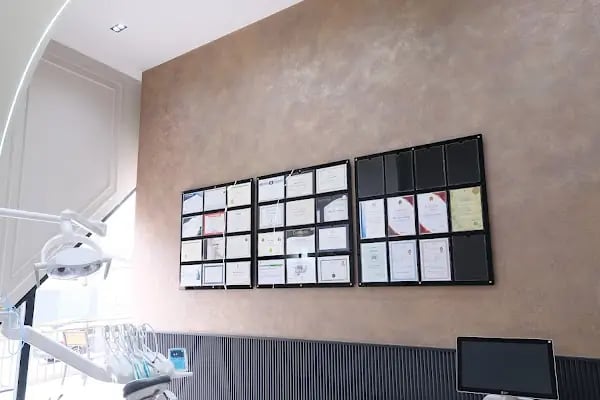 VDS Diş Kliniği Bağlar: Diş Çekimi, İmplant, Estetik Dolgu, Panoramik Röntgen, Lamine ve Zirkonyum Kaplama - Resim 20