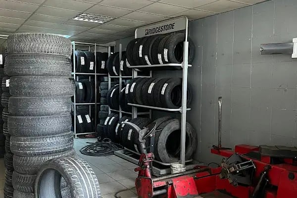 Yılmaz Kardeşler Oto Lastik Rot Balans YOL YARDIM - Resim 3