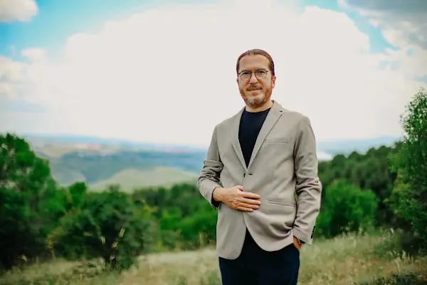 Prof. Dr. Uğur Emrah Altıparmak - Resim 3
