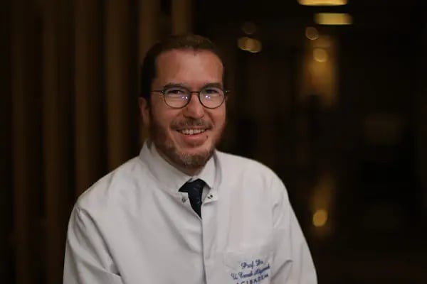 Prof. Dr. Uğur Emrah Altıparmak - Resim 20