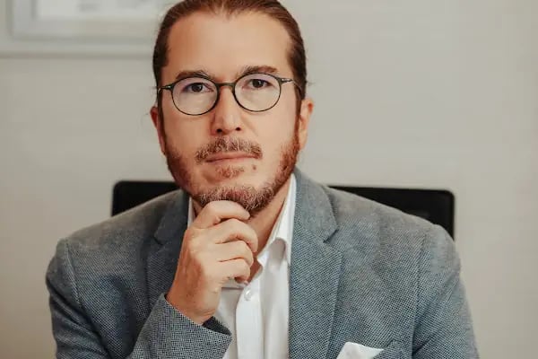 Prof. Dr. Uğur Emrah Altıparmak - Resim 16