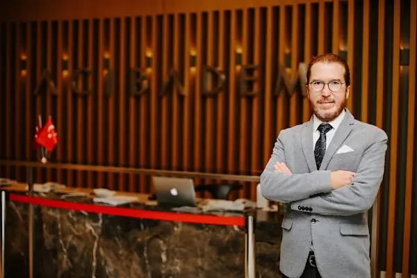 Prof. Dr. Uğur Emrah Altıparmak - Resim 10