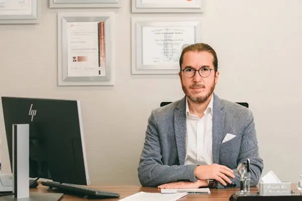 Prof. Dr. Uğur Emrah Altıparmak - Resim 2