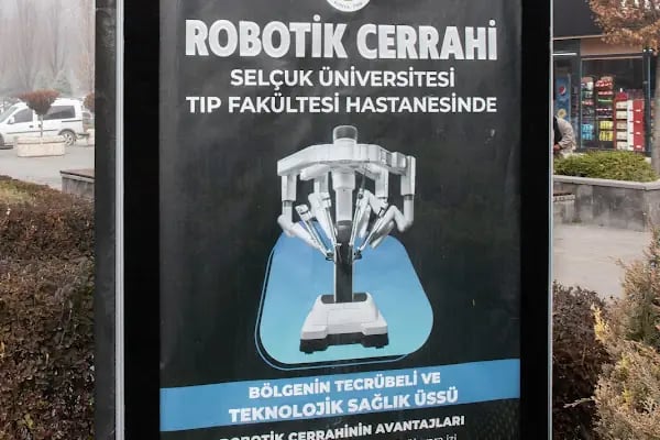 SELÇUK TIP FAKÜLTESİ HASTANESİ GÖZ POLİKLİNİĞİ - Resim 4