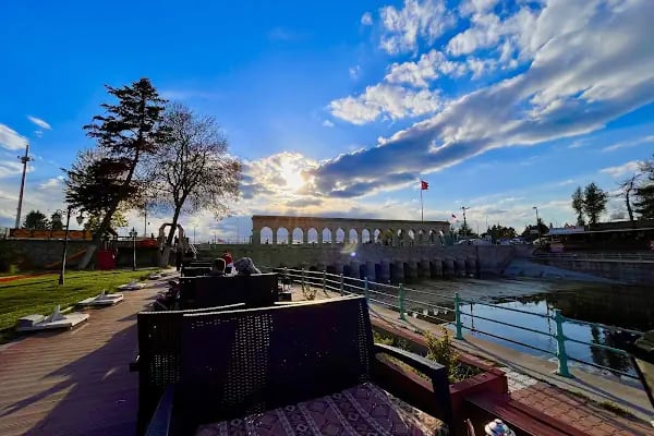 Beyaz Park Cafe ve Aile çay bahçesi - Resim 8