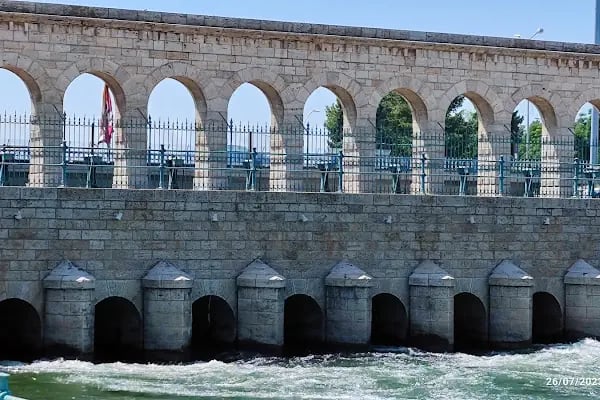 Beyaz Park Cafe ve Aile çay bahçesi - Resim 14